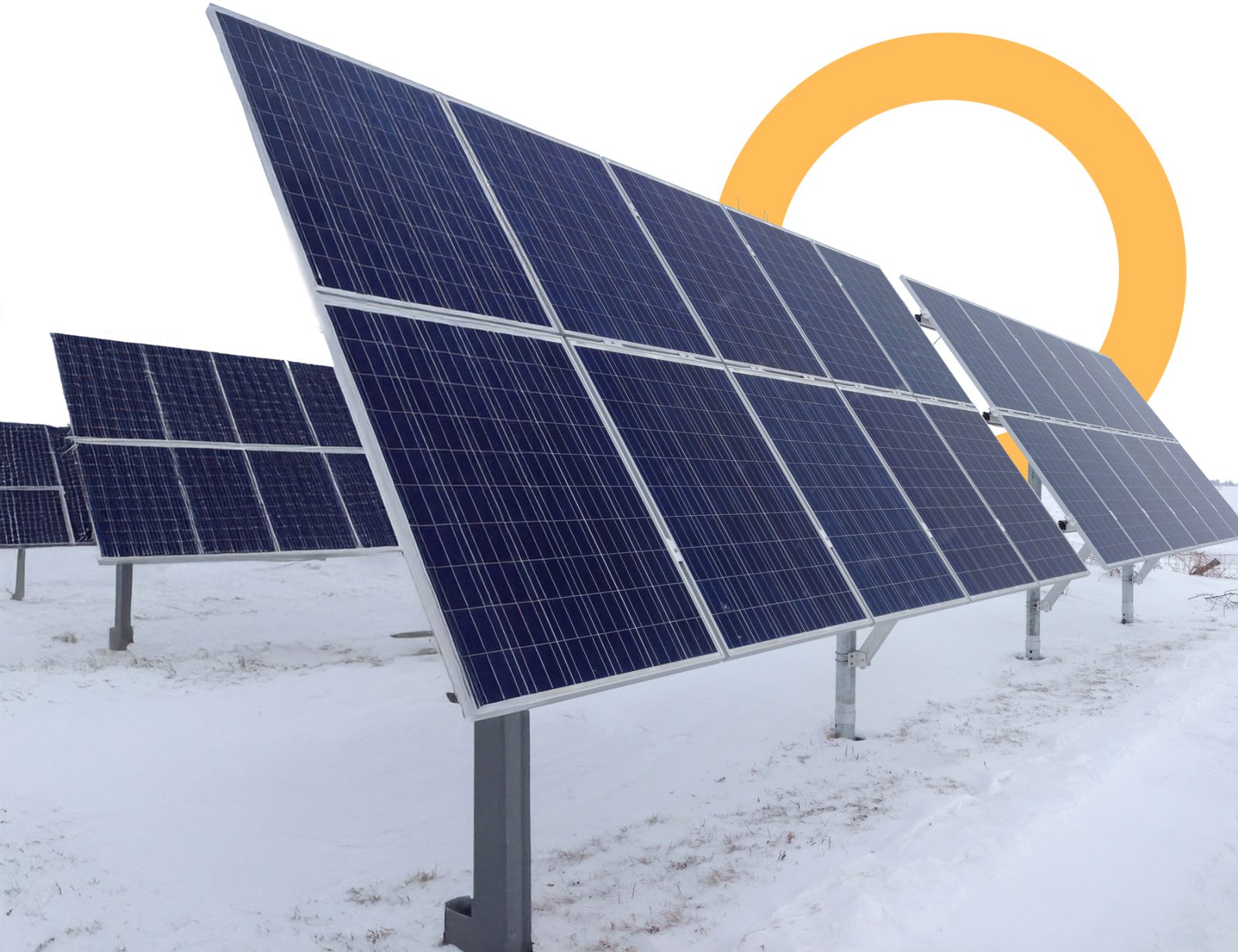 Panneaux photovoltaïques au sol en conditions hivernales